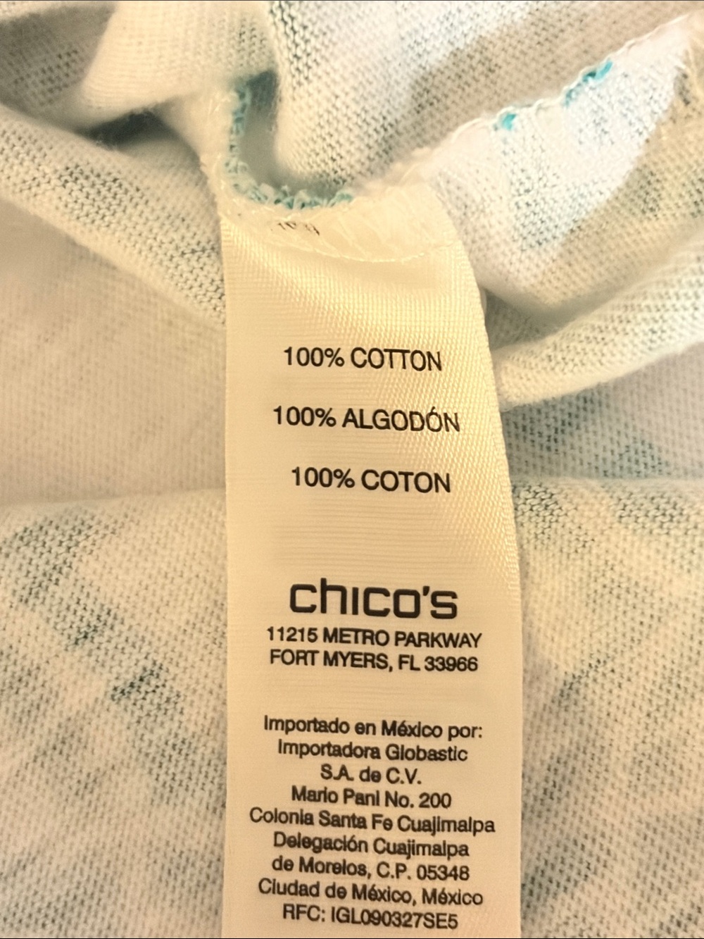 Chico's White Top with Teal Geometric Print size 1 / s-m - Picture 5 of 5